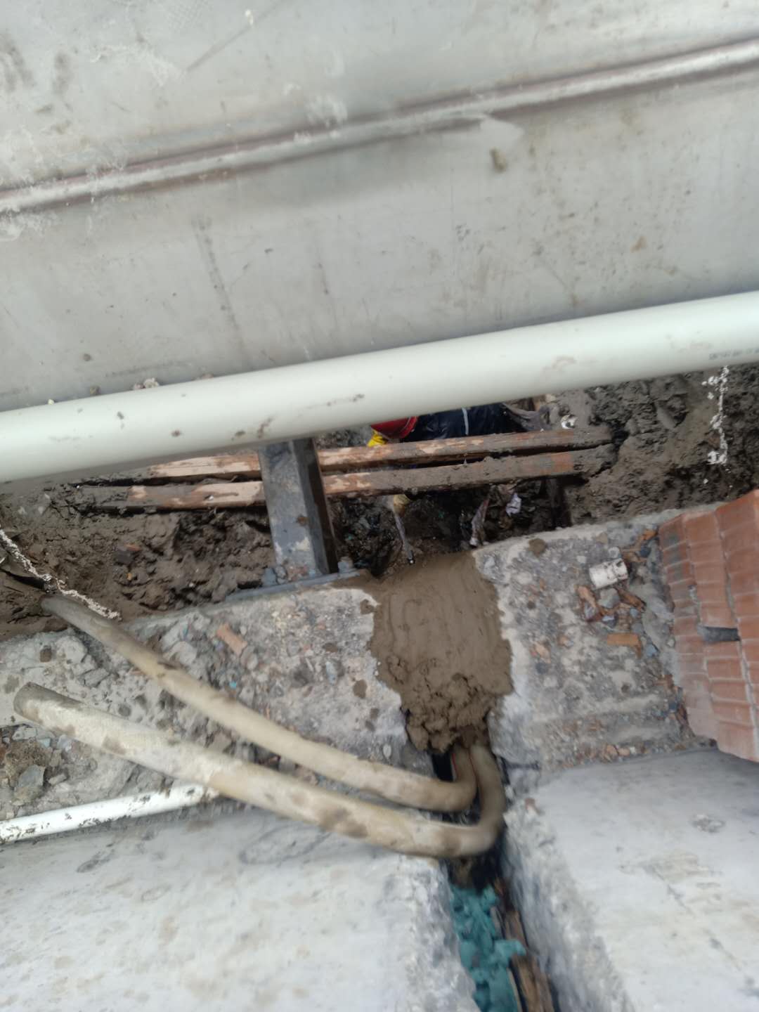 浙江翁垟污水處理廠伸縮縫堵漏